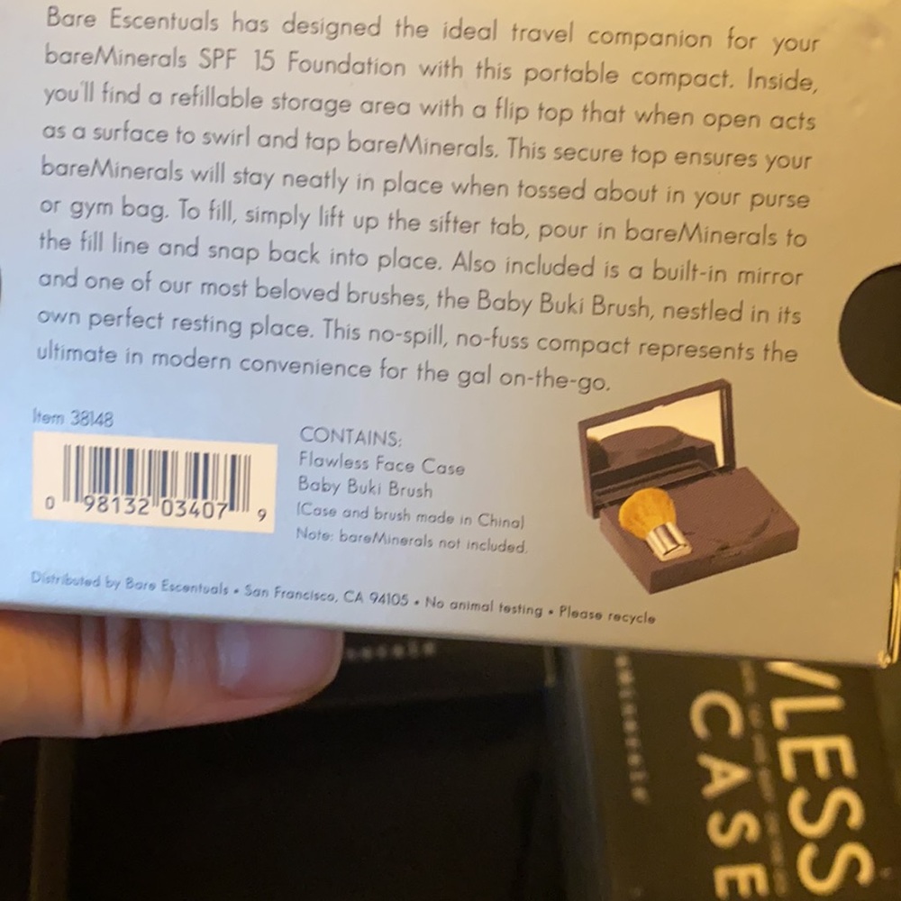 Flawless face case Bareminerals New In Box - Picture 2 of 3